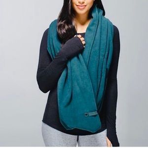 Lululemon Fleece Vinyasa Scarf- green